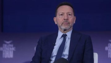 Στουρνάρας: Πιθανότερη η μείωση παρά η αύξηση των επιτοκίων από την ΕΚΤ