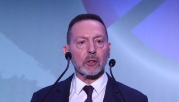 &Sigma;&tau;&omicron;&upsilon;&rho;&nu;ά&rho;&alpha;&sigmaf;: &Delta;ύ&omicron; &phi;&omicron;&rho;έ&sigmaf; &eta; &Epsilon;&lambda;&lambda;ά&delta;&alpha; &kappa;&iota;&nu;&delta;ύ&nu;&epsilon;&upsilon;&sigma;&epsilon; &mu;&epsilon; Grexit &ndash; H &omicron;&iota;&kappa;&omicron;&nu;&omicron;&mu;&iota;&kappa;ή &delta;&iota;ά&sigma;&tau;&alpha;&sigma;&eta; &tau;&eta;&sigmaf; &sigma;&upsilon;&nu;έ&nu;&tau;&epsilon;&upsilon;&xi;&eta;&sigmaf; &sigma;&tau;&eta;&nu; &Omicron;&mu;ά&delta;&alpha; &Alpha;&lambda;ή&theta;&epsilon;&iota;&alpha;&sigmaf;