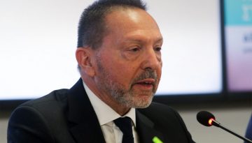 Στουρνάρας: Πιθανότερη η μείωση των επιτοκίων από την ΕΚΤ παρά η αύξησή τους