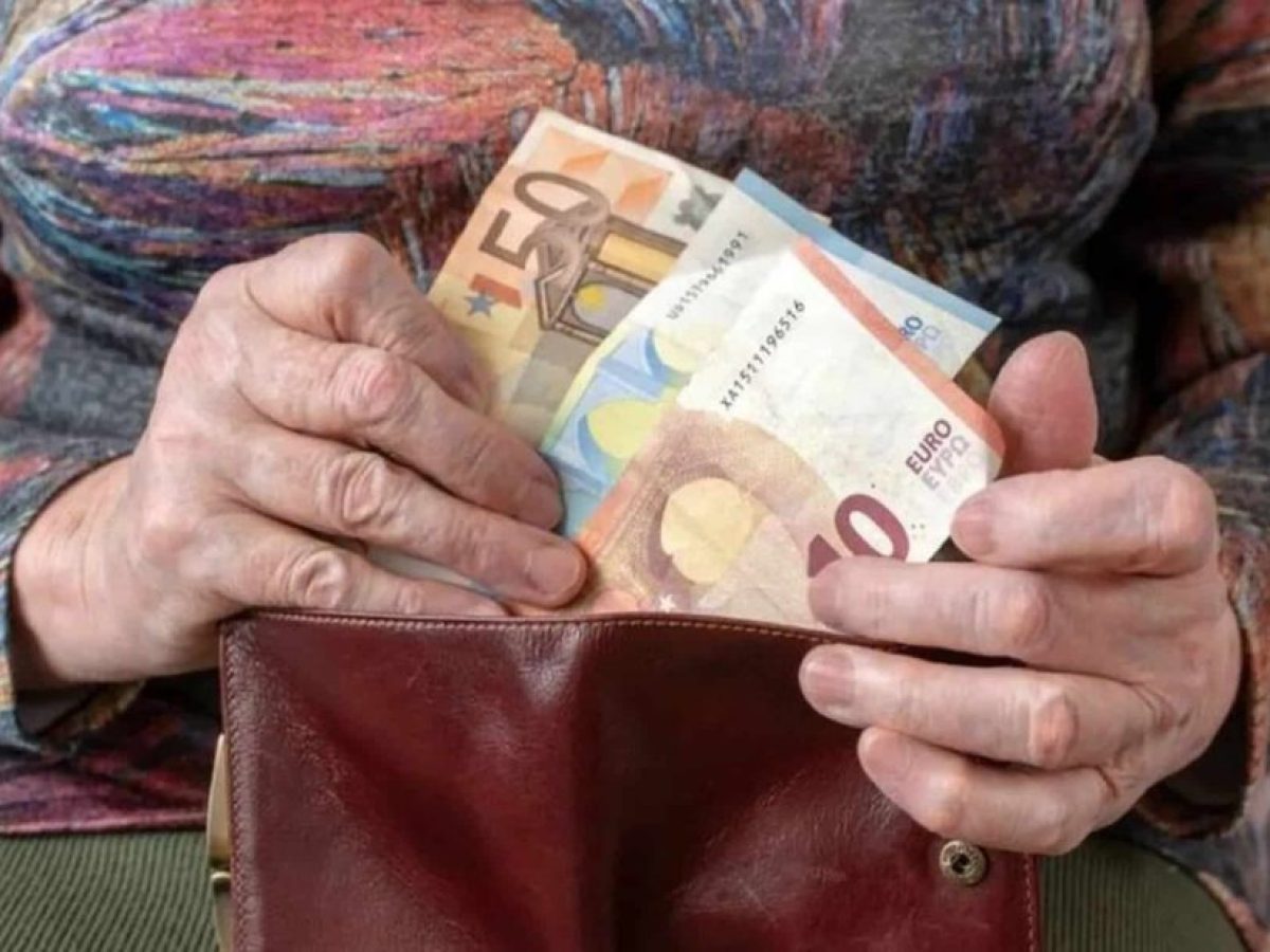 e-ΕΦΚΑ: Διευκρινίσεις για τον υπολογισμό συντάξεων χηρείας, τι απαντά σε καταγγελίες του Ενιαίου Δικτύου Συνταξιούχων