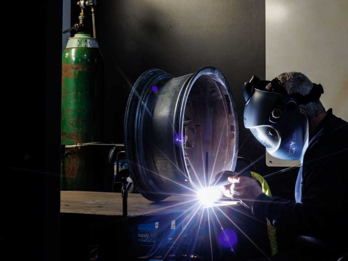 Κατώτατος μισθός: Αύξηση στις αποδοχές θα δουν οι εργαζόμενοι τον Απρίλιο