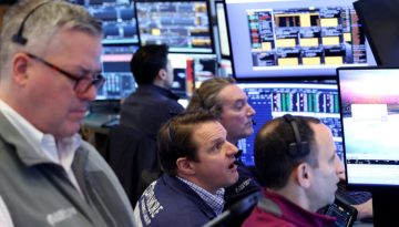 Wall Street: Με οριακές μεταβολές έκλεισαν οι δείκτες, μετα τα αποτελέσματα του πληθωρισμού – Εβδομαδιαίες απώλειες