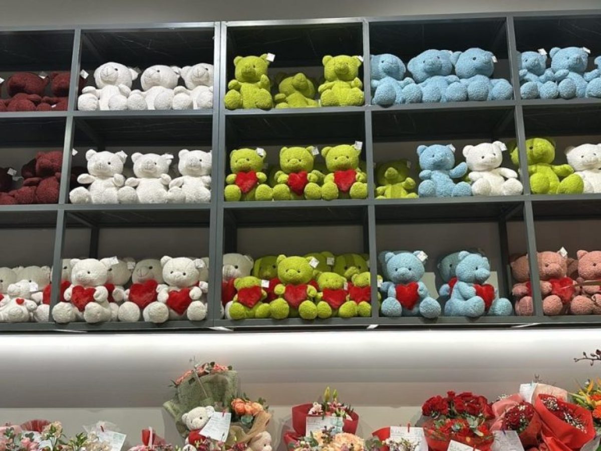 Αγίου Βαλεντίνου: Η γιορτή των ερωτευμένων “ζεσταίνει” την αγορά