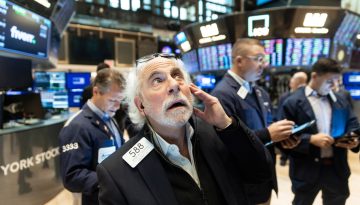 Wall Street: Ιστορικό ρεκόρ 50.000 μονάδων για Dow, ανάσα 2,2% για Nasdaq