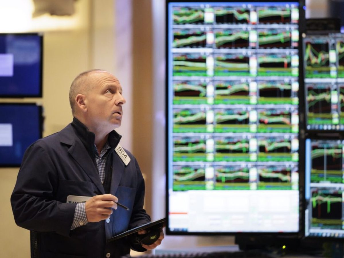 Wall Street: Νέο ρεκόρ Dow Jones, πιέσεις στον Nasdaq