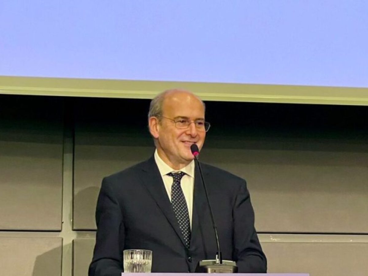 Χατζηδάκης για τουρισμό: Εφικτή η 12μηνη σεζόν – «Άλμα» τζίρου στην εστίαση πάνω από 11 δισ. ευρώ