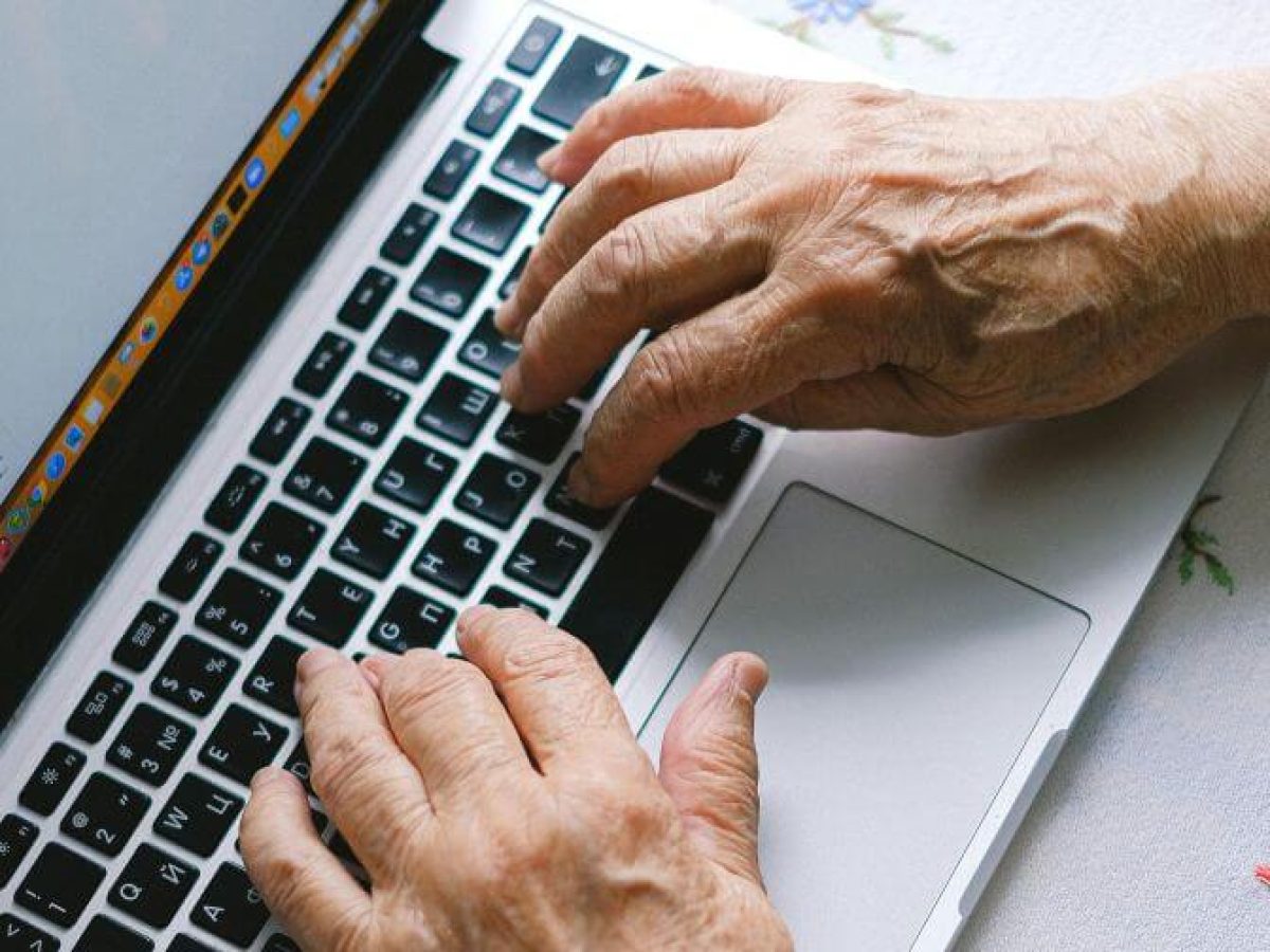 Ψηφιακή Ενδυνάμωση Ηλικιωμένων και Ατόμων με Αναπηρία: Ξεκίνησαν οι αιτήσεις για το νέο πρόγραμμα