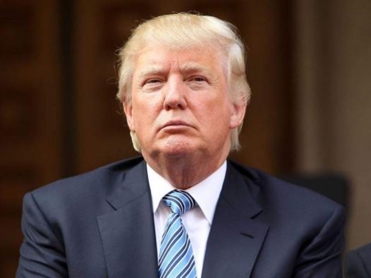 Τραμπ: Απειλεί με πολύ πιο υψηλούς δασμούς όσες χώρες παίξουν με την απόφαση του Ανώτατου Δικαστηρίου