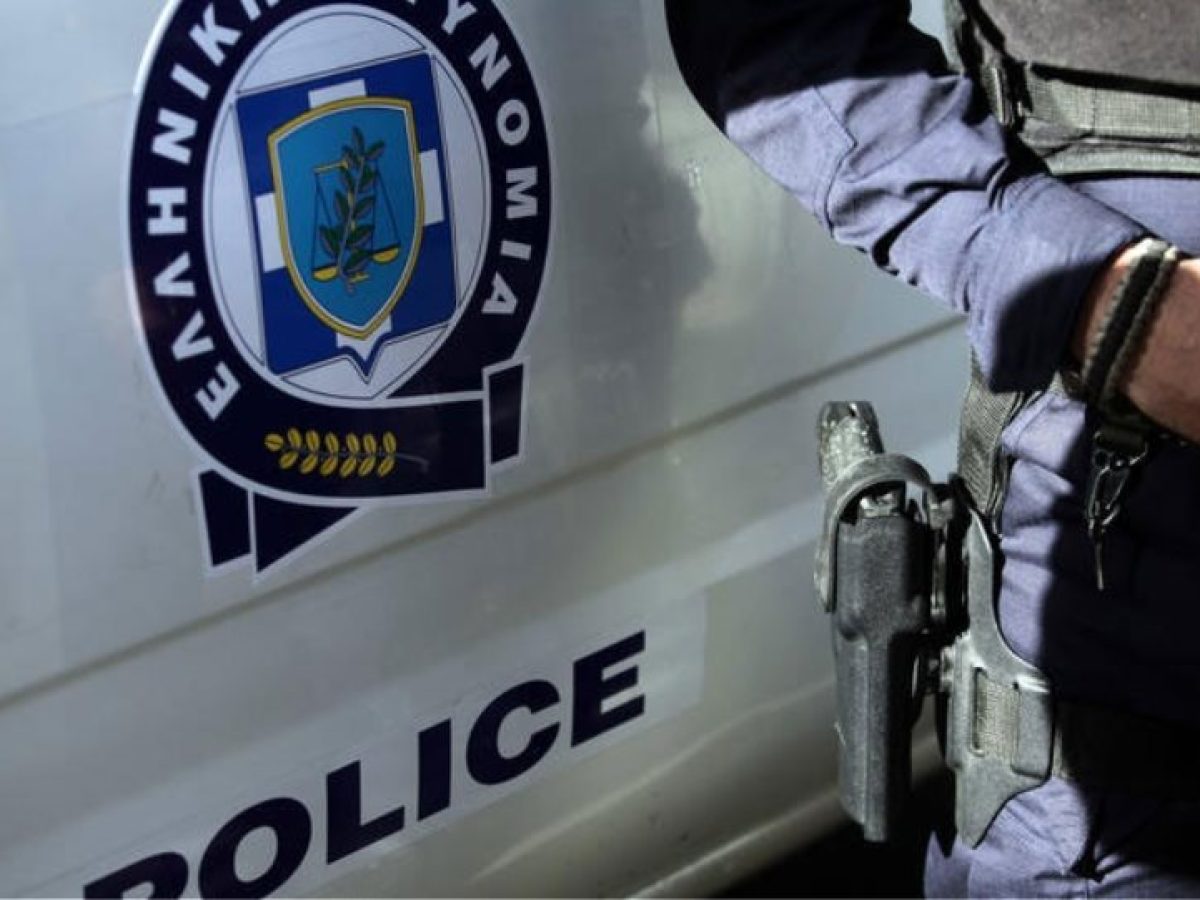 Εκτεταμένες αστυνομικές επιχειρήσεις σε οικισμούς στη Δυτική Αττική – Κατασχέσεις ναρκωτικών και όπλων