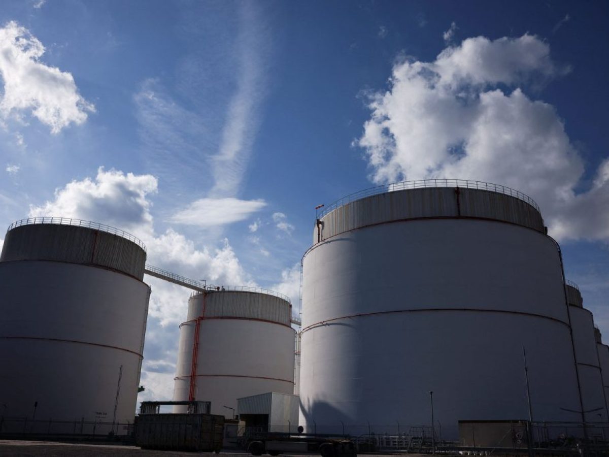 Fitch: Με το πετρέλαιο στα 100 δολάρια, θα χτυπηθεί το παγκόσμιο ΑΕΠ κατά 0,4%