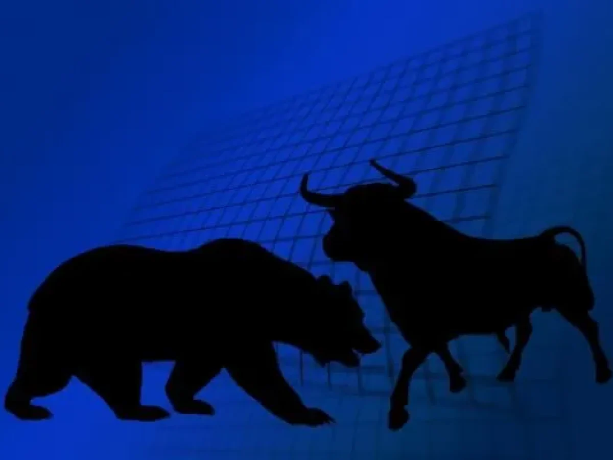 Ανοδικό άνοιγμα της Wall Street, ύστερα από τριήμερο πτώσης – Υποχωρούν οι τιμές του πετρελαίου, στα 100 δολάρια το βαρέλι Brent