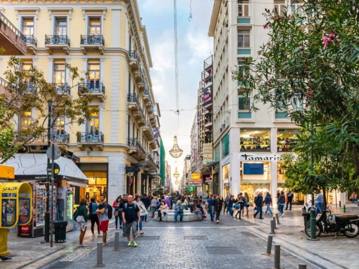 Πάσχα 2026: Ποια Κυριακή είναι ανοιχτά τα καταστήματα