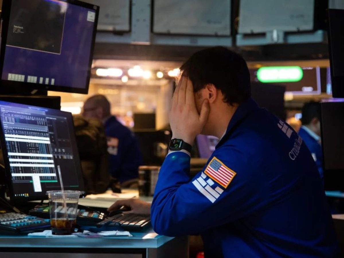 Με απώλειες -2% ξεκίνησε η Wall Street, βουτιά κοντά στο -4% για τις ευρωαγορές – Τα 84 δολάρια/βαρέλι πλησιάζει το Brent