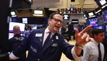 Wall Street: Χάθηκαν τα αρχικά κέρδη της ημέρας, καθώς το πετρέλαιο παραμένει στα 100 δολάρια το βαρέλι