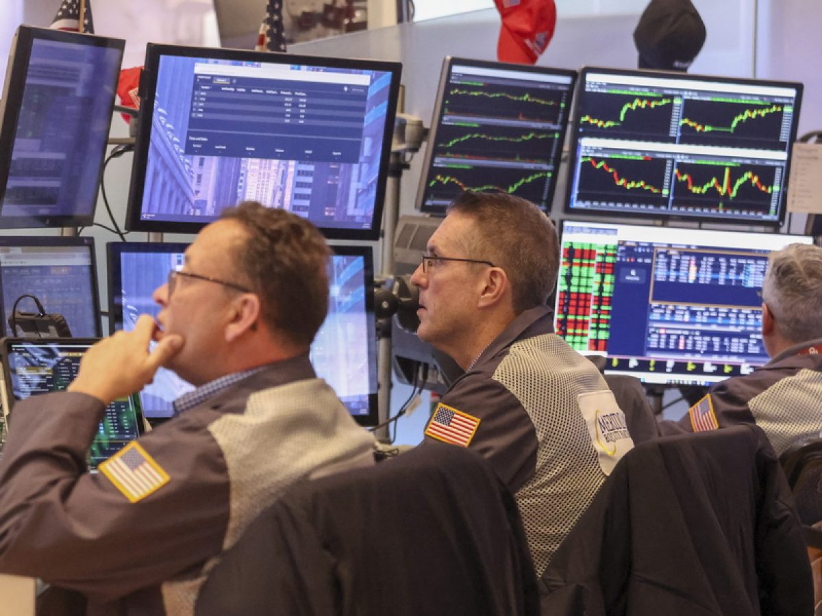 Wall Street: Επανέρχονται οι πιέσεις, πτώση 1% στο άνοιγμα για τον Dow Jones καθώς αυξάνεται το πετρέλαιο