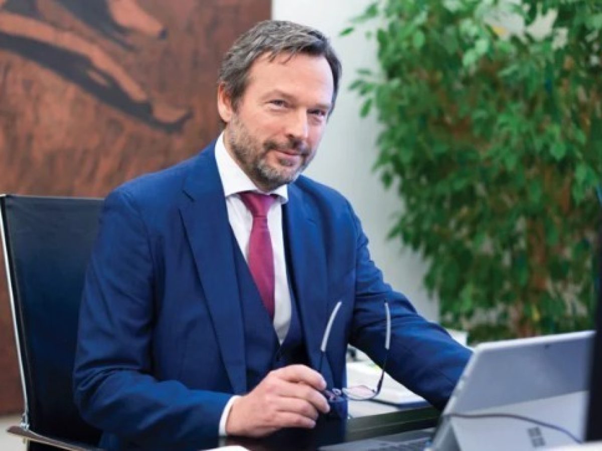 Βουνς (EKT): Δεν θα βιαστούμε να αντιδράσουμε στο απότομο ράλι του πετρελαίου