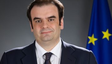 Πιερρακάκης: Στήριξη σε πολίτες και επιχειρήσεις όσο διαρκεί η κρίση