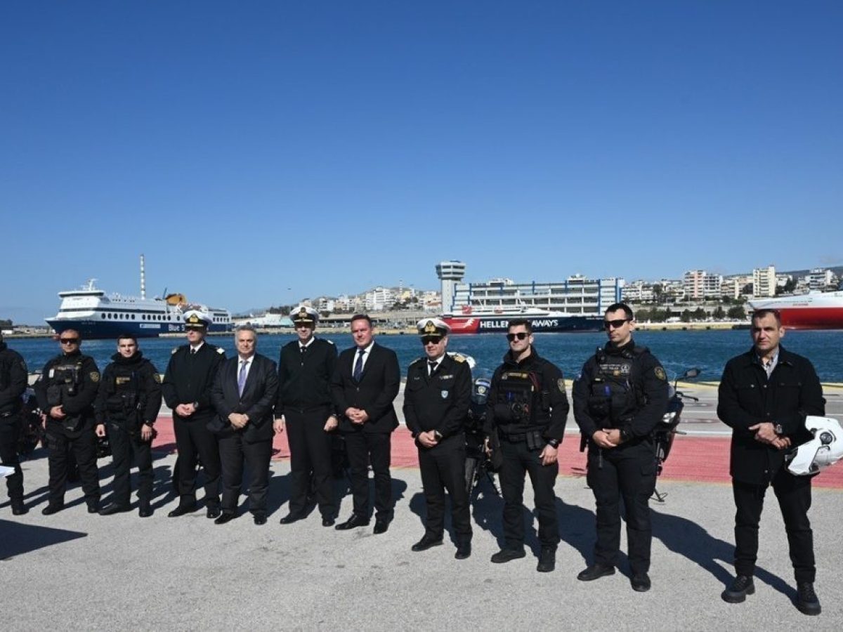 ΟΛΠ: Yλοποίηση δωρεάς έξι μοτοσυκλετών προς το Λιμενικό Σώμα