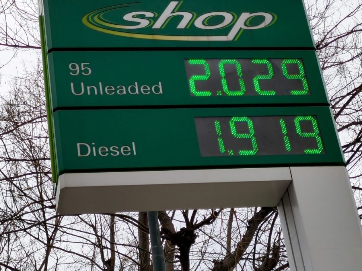 Πέρασε τα 2 ευρώ η αμόλυβδη στην Αττική