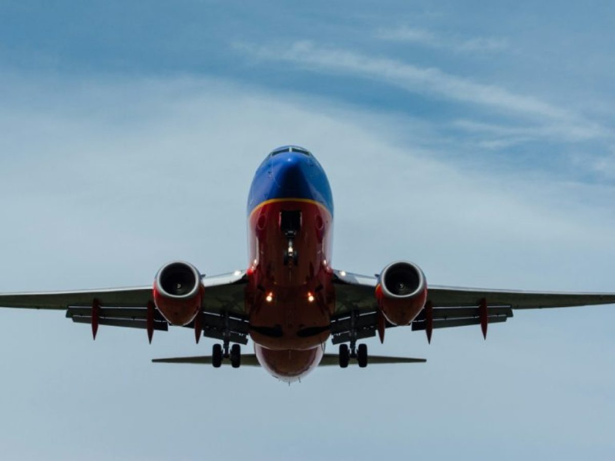 Ποιες αεροπορικές εταιρείες αύξησαν τις τιμές των εισιτηρίων λόγω του πολέμου στη Μέση Ανατολή