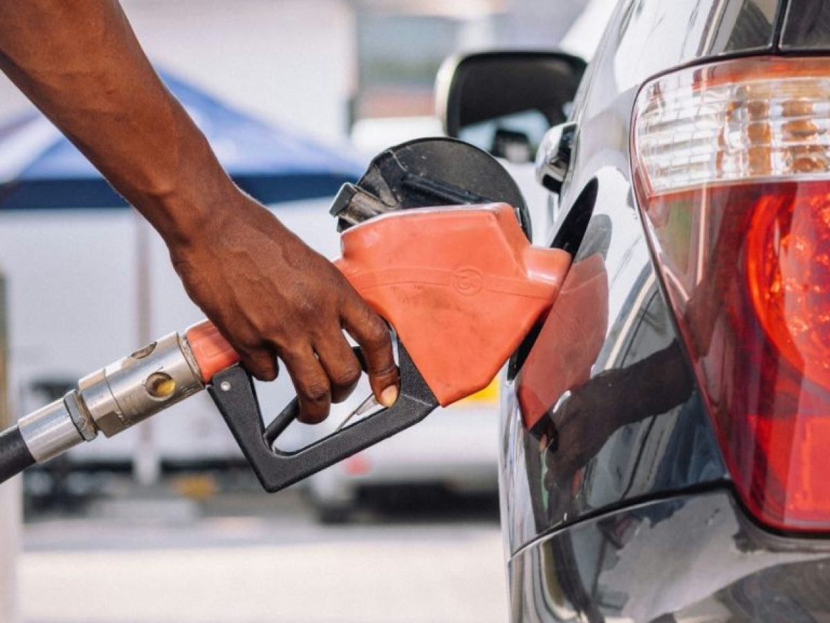 Οι κάτοχοι βενζινοκίνητων οχημάτων πλήττονται περισσότερο από τις αυξήσεις