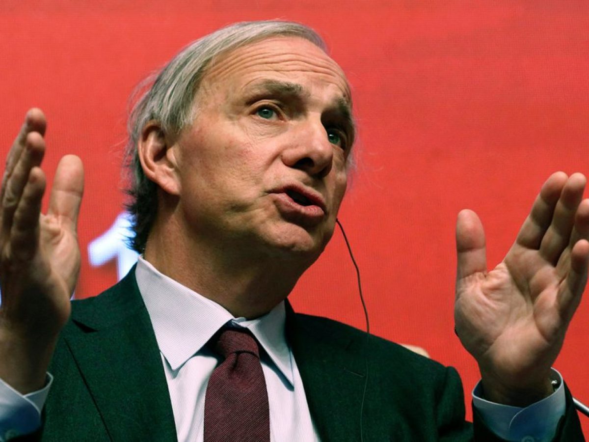 Ρέι Ντάλιο: Με τη σύγκρουση ΗΠΑ – Ιράν απειλείται η παντοδυναμία του δολαρίου ως αποθεματικού νομίσματος