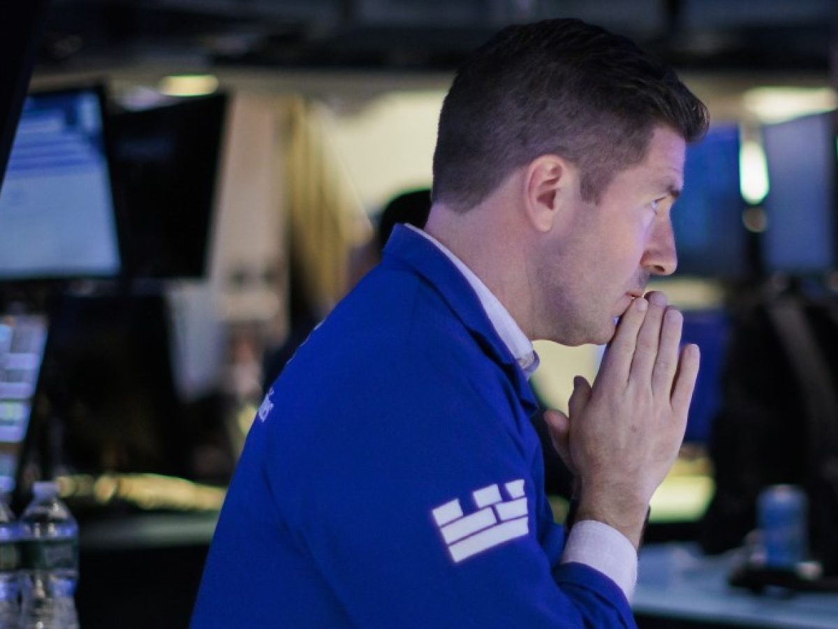 Wall Street: Υποχώρηση 450 μονάδων για Dow καθώς το πετρέλαιο ξεπερνά τα 90 δολάρια