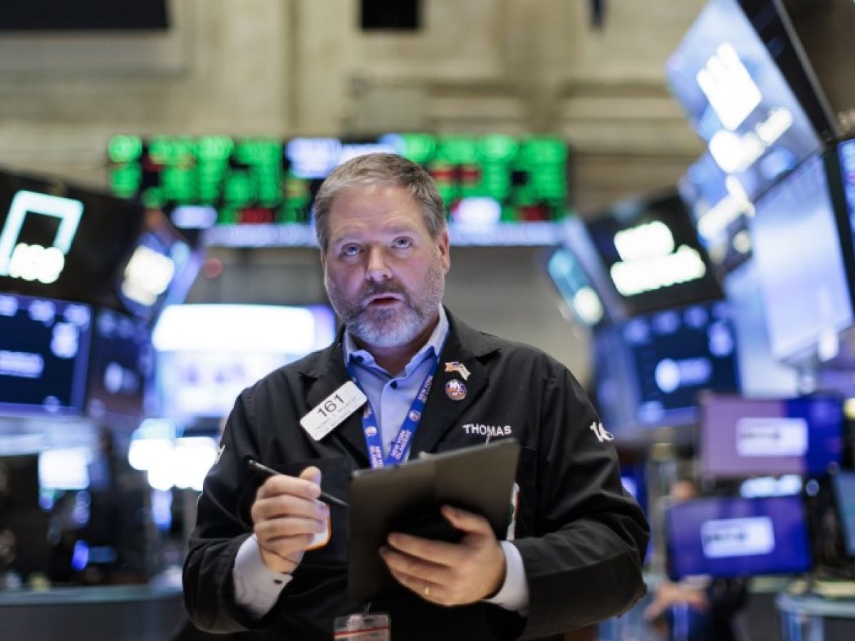 Τεχνικό ριμπάουντ στη Wall Street με τα μάτια στο πετρέλαιο