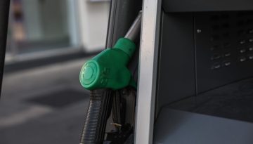 Θεοδωρικάκος: Ανακοίνωσε voucher 3.000 ευρώ -Τι είπε για το πλαφόν στα καύσιμα