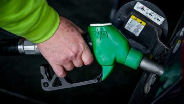 Fuel Pass: Ποιοι είναι οι δικαιούχοι και πού θα μπορούν να το χρησιμοποιήσουν – Τα ποσά