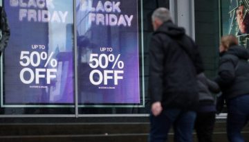Κομισιόν: 1 στα 3 e-shops εξαπατούν στη Black Friday