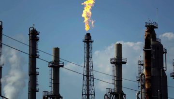 &Alpha;ύ&xi;&eta;&sigma;&eta; ά&nu;&omega; &tau;&omicron;&upsilon; 10% &sigma;&tau;&eta;&nu; &tau;&iota;&mu;ή &tau;&omicron;&upsilon; &pi;&epsilon;&tau;&rho;&epsilon;&lambda;&alpha;ί&omicron;&upsilon; &mu;&epsilon;&tau;ά &alpha;&pi;ό &alpha;&nu;ά&rho;&tau;&eta;&sigma;&eta; &tau;&omicron;&upsilon; &Tau;&rho;&alpha;&mu;&pi; &gamma;&iota;&alpha; &tau;&omicron; &Iota;&rho;ά&nu;