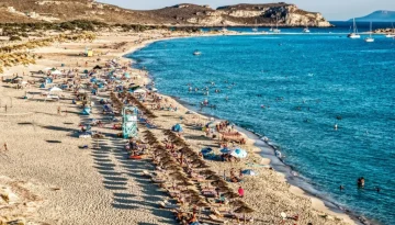 Παράταση για τις αιτήσεις χρήσης αιγιαλού και παραλίας – Νέα διορία για επιχειρήσεις και σωματεία