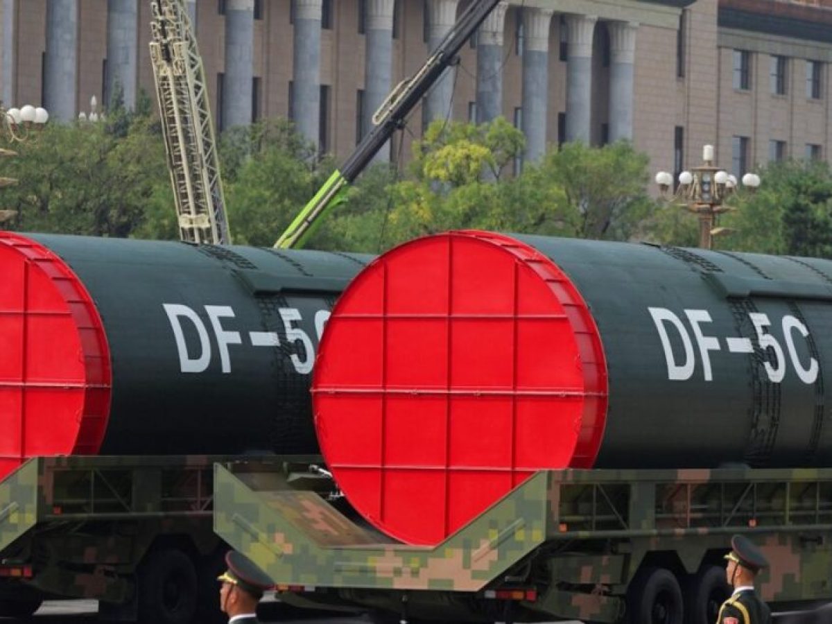 Η Κίνα αυξάνει την χρηματοδότηση της άμυνας κατά 7% και βλέπει επιβράδυνση της ανάπτυξης