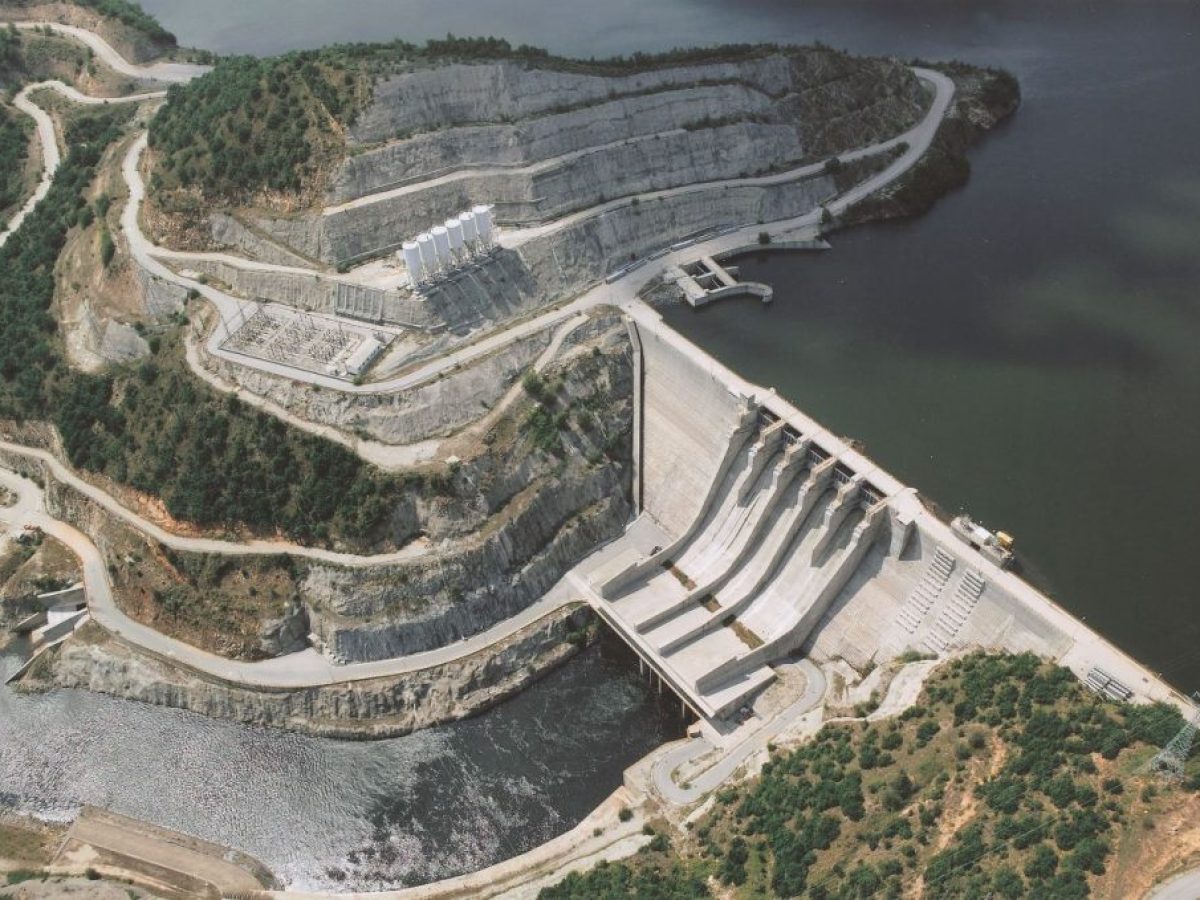 ΔΕΗ: Επίτευξη στόχων για το 2025 με προσαρμοσμένο EBITDA στα 2 δισ. ευρώ και καθαρά κέρδη στα €0,45 δισ.