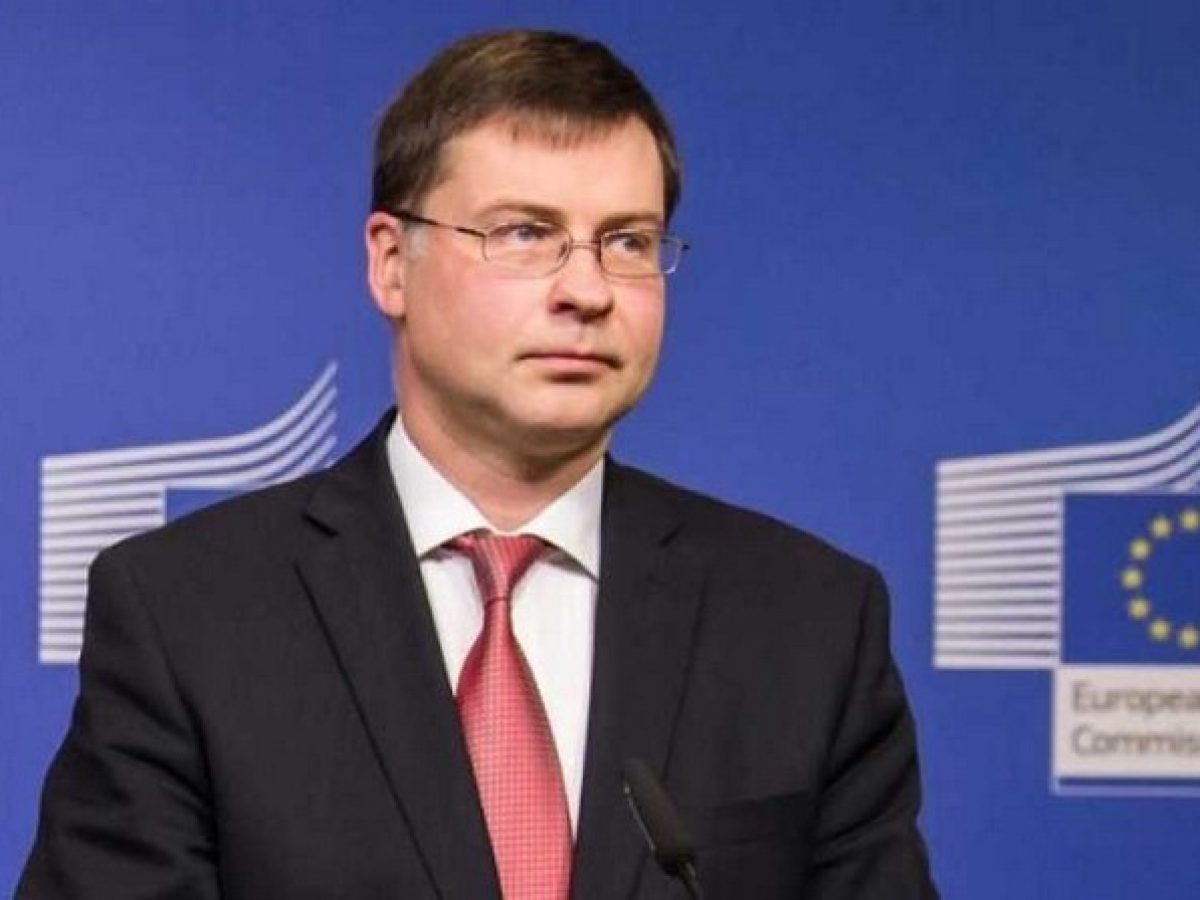 Ντομπρόβσκις:  Κίνδυνος στασιμοπληθωριστικού σοκ, λόγω του πολέμου – Έως -0,6% η ανάπτυξη