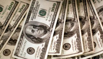 Εκτινάσσεται το δολάριο εν μέσω γεωπολιτικής έντασης στη Μέση Ανατολή