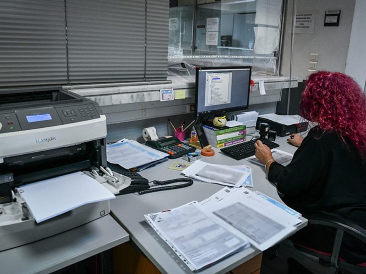 Άρχισαν οι φορολογικές δηλώσεις – Οι προθεσμίες και τα πρόστιμα – Όλες οι χρήσιμες πληροφορίες