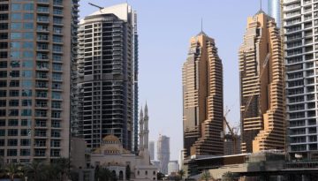 Βαρύ πλήγμα για το Ντουμπάι οι αεροπορικές επιδρομές – Αδειάζουν τα ξενοδοχεία στο Εμιράτο