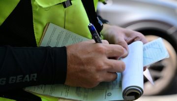 Πρόστιμα και οφειλές-μαμούθ σε χιλιάδες ιδιοκτήτες οχημάτων που είναι ανασφάλιστα ή δεν έχουν καταβάλει τέλη κυκλοφορίας