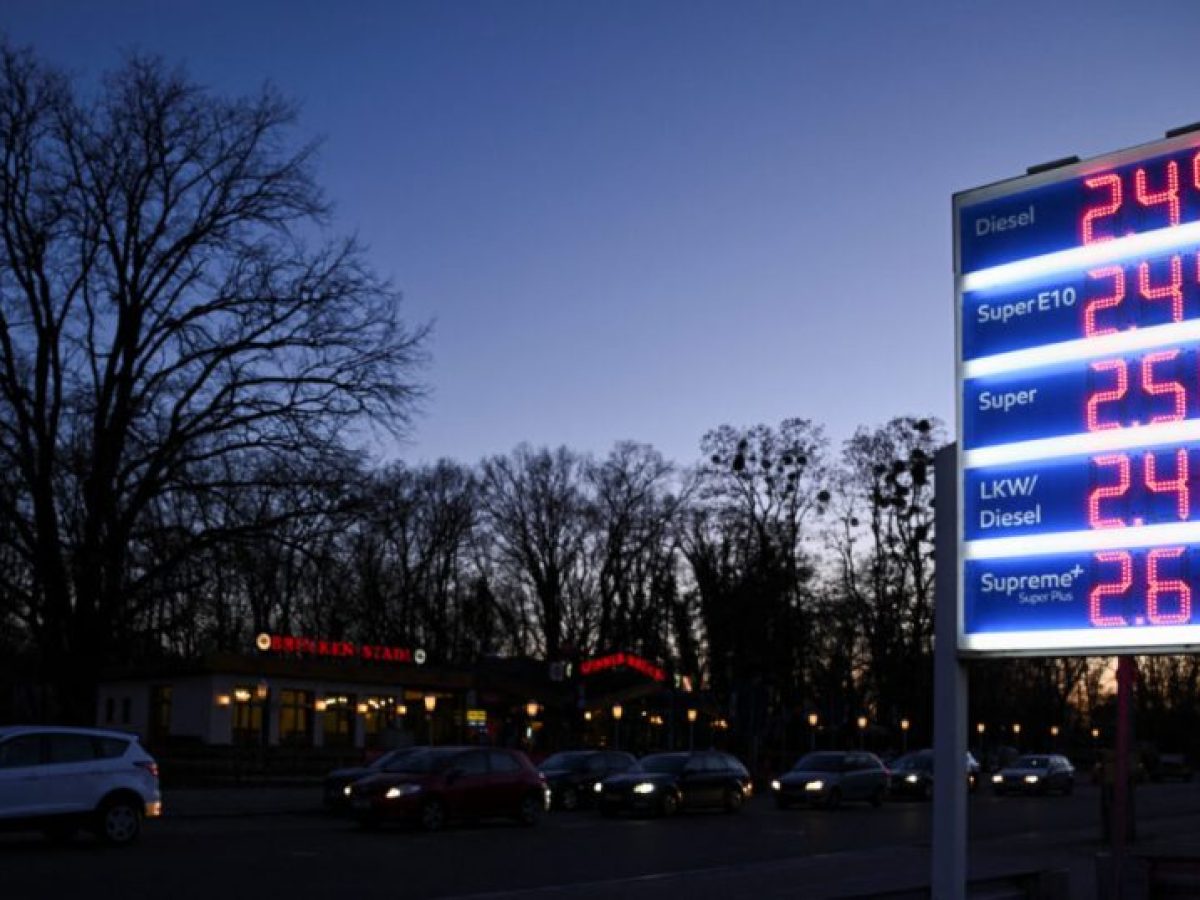 Πλαφόν στις αυξήσεις τιμών των καυσίμων επιβάλλει η Γερμανία – Πρόστιμα έως 100.000 ευρώ στους παραβάτες