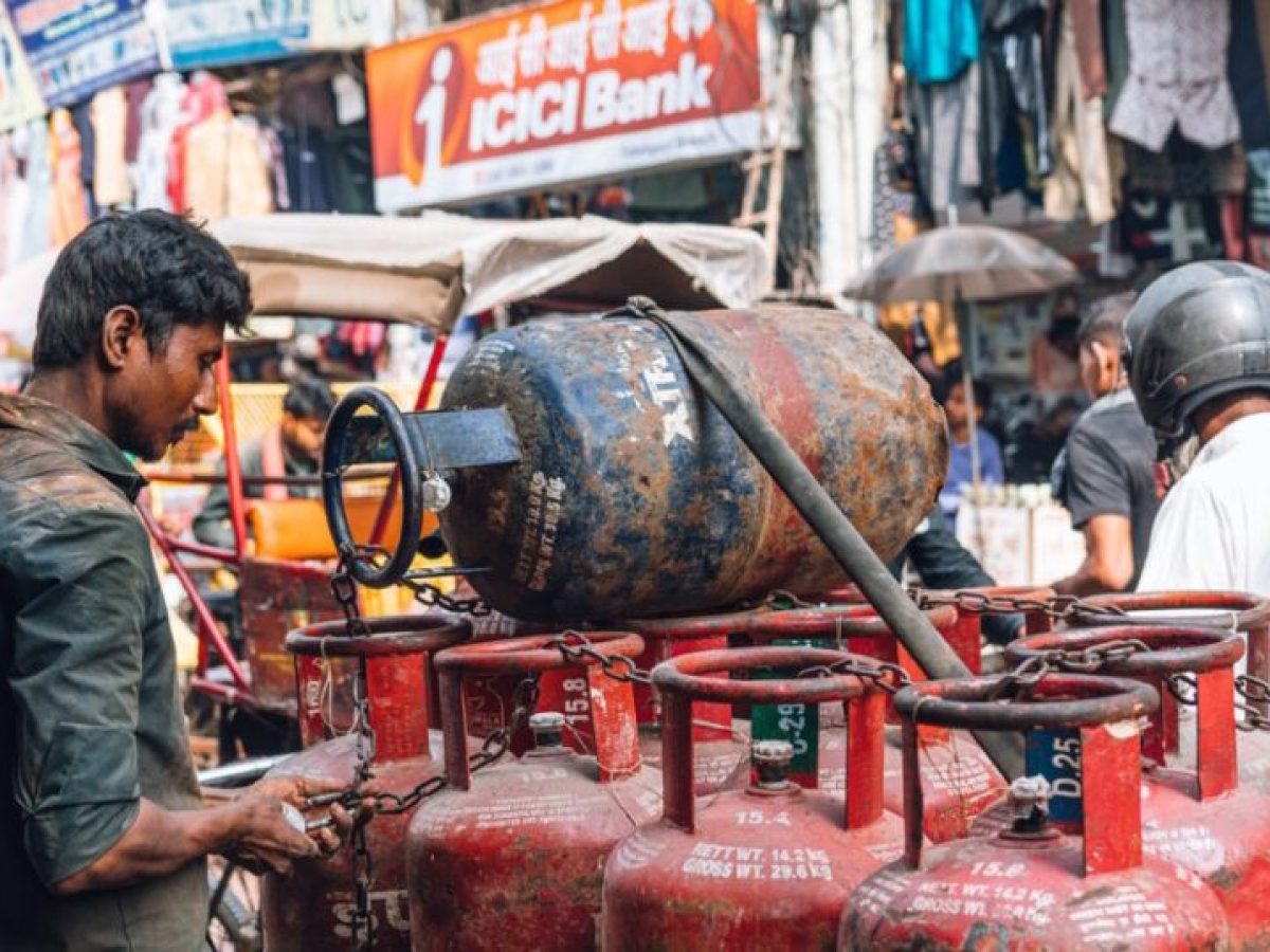 Η Ινδία αγόρασε προμήθειες πετρελαίου και υγραερίου μαγειρέματος, λέει η κυβέρνηση για να καθησυχάσει τις φήμες για ελλείψεις