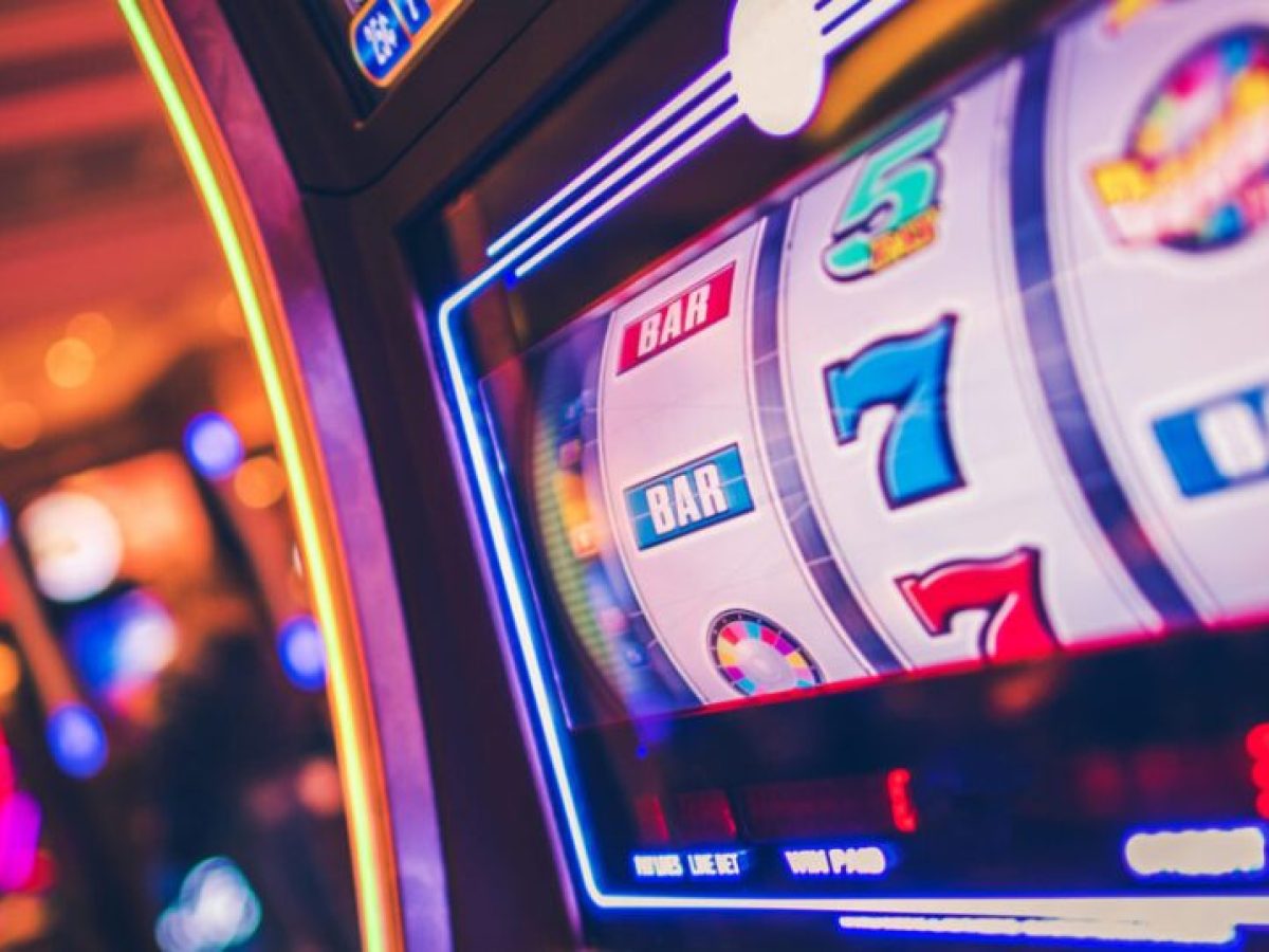 Τζόγος: Μόνιμη πηγή δημοσίων εσόδων ο φόρος στα online καζίνο, πόσα θα κερδίσει το κράτος