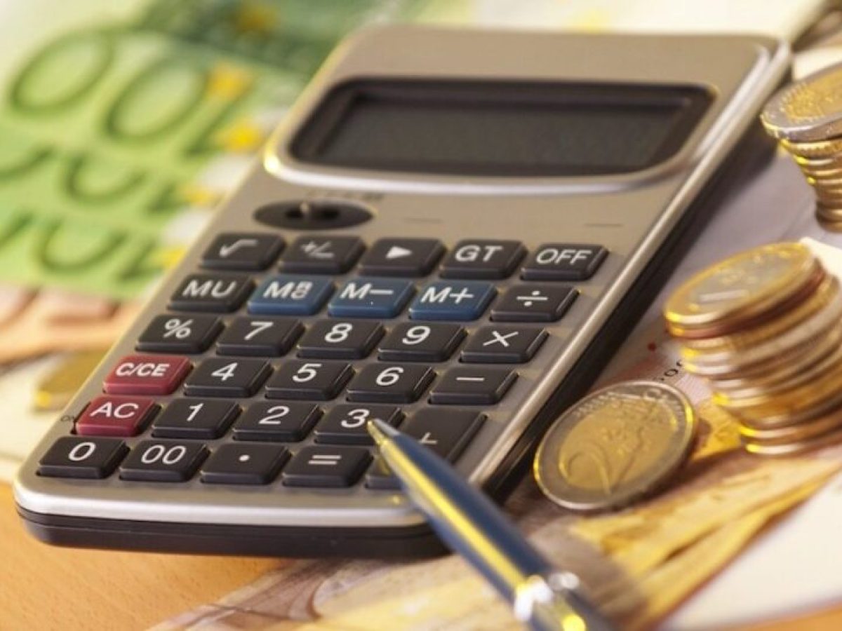 ΑΑΔΕ: Πάνω από 75 δισ. ευρώ σε έσοδα θα εισπραχθούν το 2026 – Σχεδόν 30 δισ. ευρώ ο ΦΠΑ