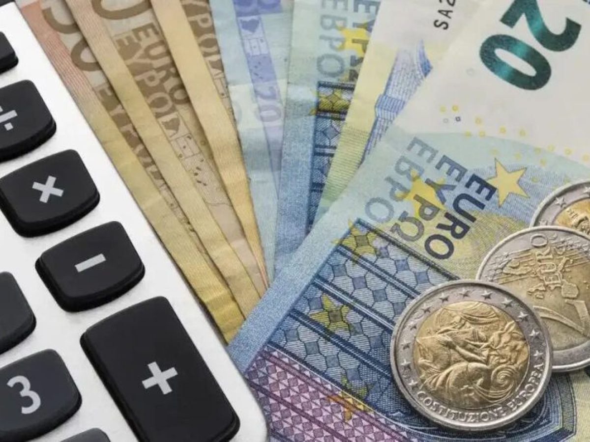 ΕΣΕΕ: Θετική η αύξηση κατώτατου μισθού στα 920 ευρώ, αλλά με ανάγκη ελαφρύνσεων