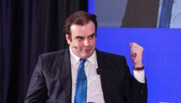 Αισιόδοξος ο Πιερρακάκης για την τουριστική σεζόν – Τι είπε για το νέο αεροδρόμιο Ηρακλείου, το «μικρό Ελληνικό»