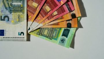 Αυξήσεις για 9 στους 10 εργαζόμενους στο δημόσιο