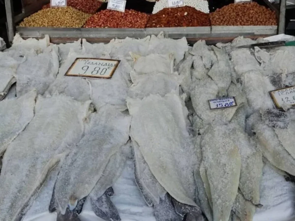 Πόσο κοστίζει φέτος ο μπακαλιάρος για την 25η Μαρτίου – Οι τιμές σε αγορά και σούπερ μάρκετ