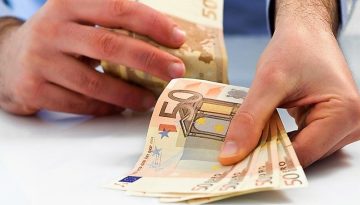ΝΕΟ ΕΠΙΔΟΜΑ: Ποια νοικοκυριά παίρνουν έκτακτο βoήθημα Πάσχα από120 εώς και 200Ε