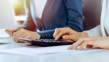 Ρυθμίσεις οφειλών: Πότε χάνονται οι δόσεις και ποιες είναι οι προσαυξήσεις